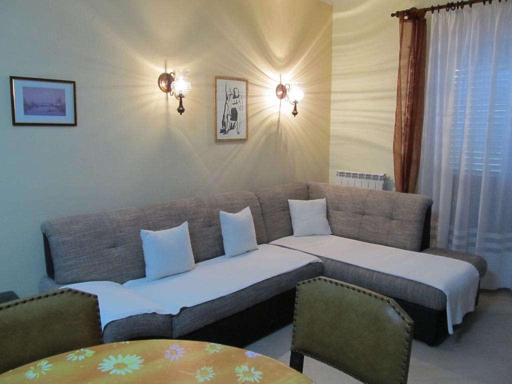 أوماغ Apartment Cerovac المظهر الخارجي الصورة